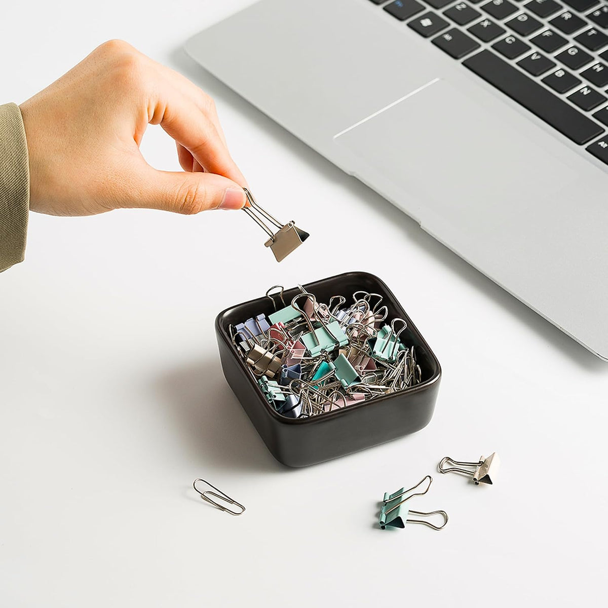 Mecaikru Ceramic Paper Clip Holder, 3.46 in Polished Desk Organizer