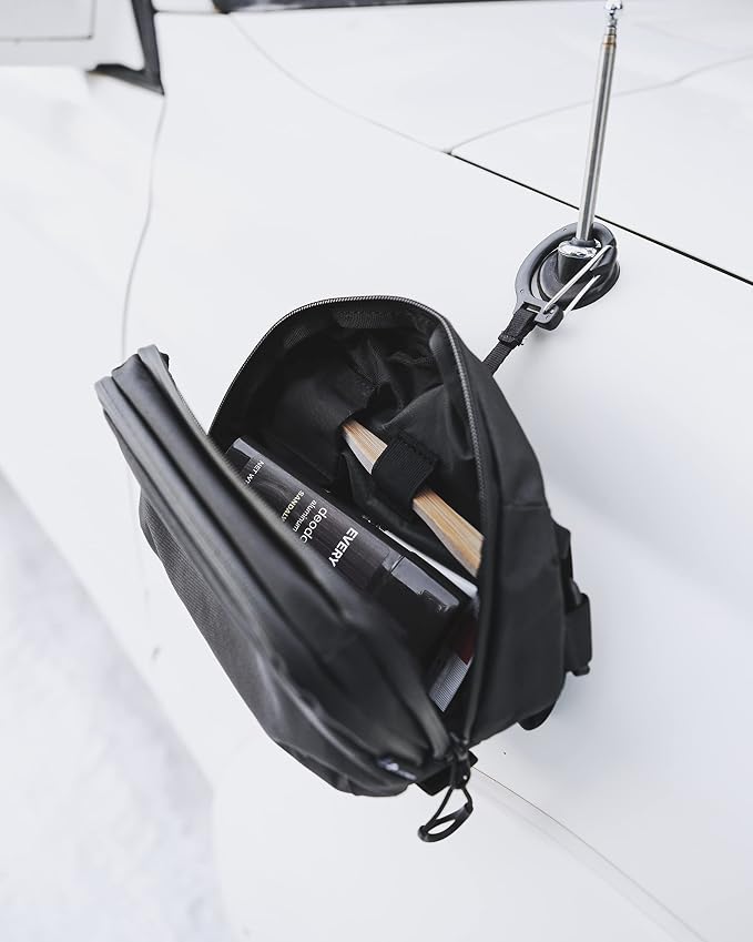 WANDRD Toiletry Bag, Medium - Image 7