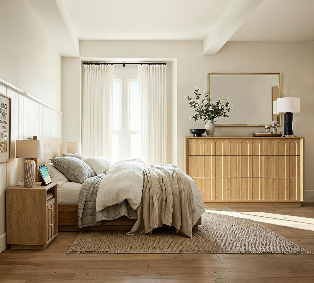 17.7" Nightstand with Charging Station, Arched Design, Oak