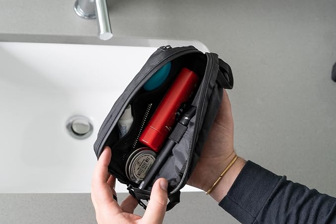 WANDRD Toiletry Bag, Medium - Image 4